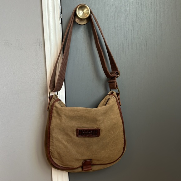 Duluth Trading Co Handbags - Duluth Trading Messenger Bag